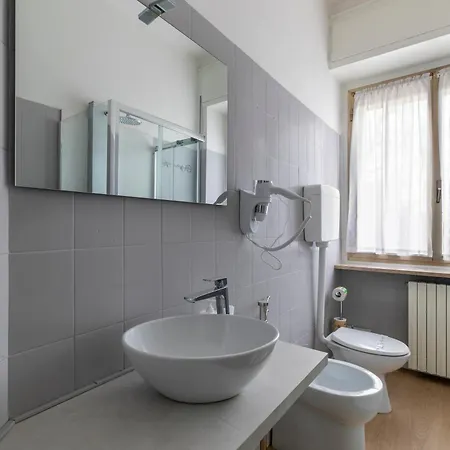 Apartment Casa Graziella - A 2 Passi Dal Centro E Stazione Di *